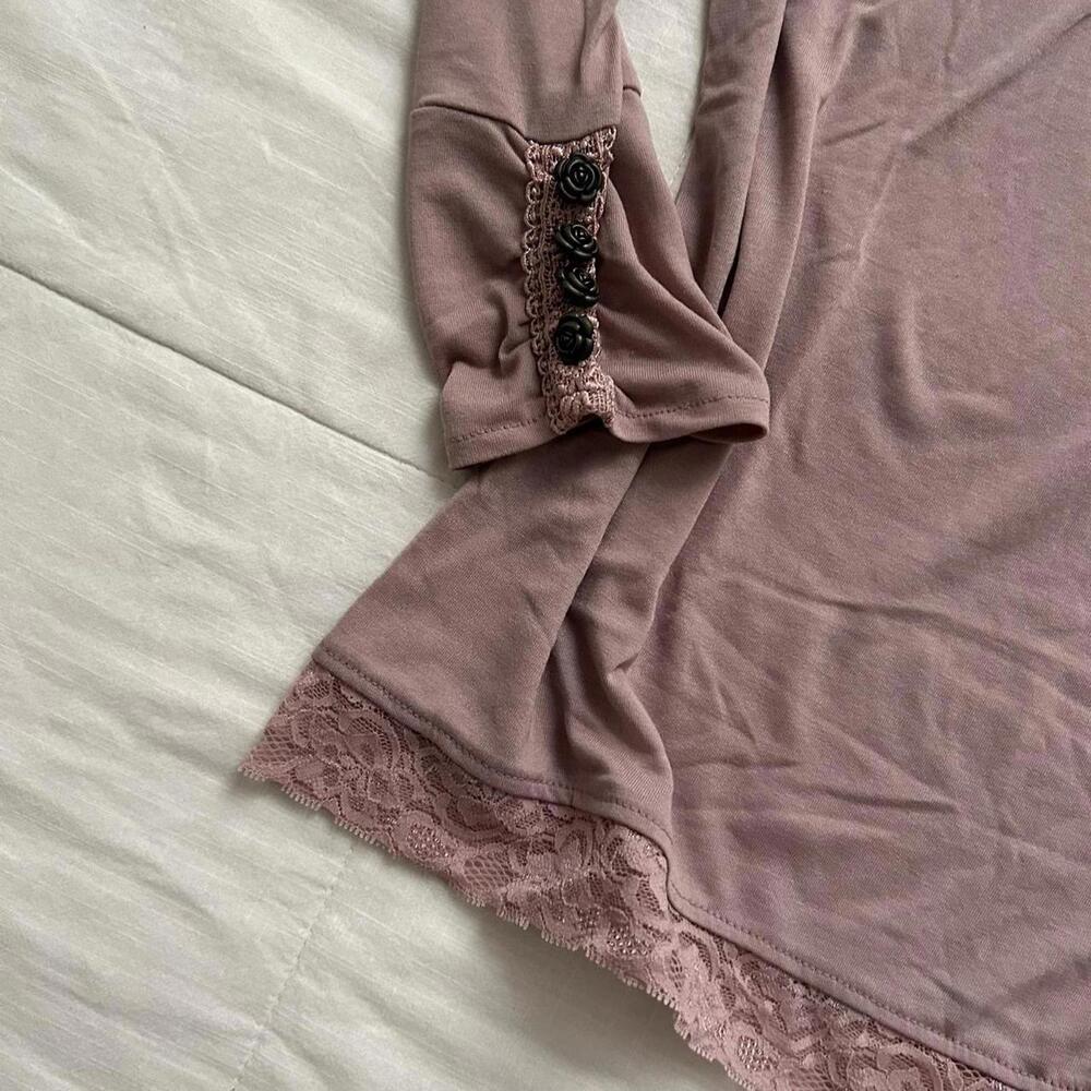Axes Femme mauve baby pink 3/4 sleeve top with ruched lace bib detail - Picture 3 of 7